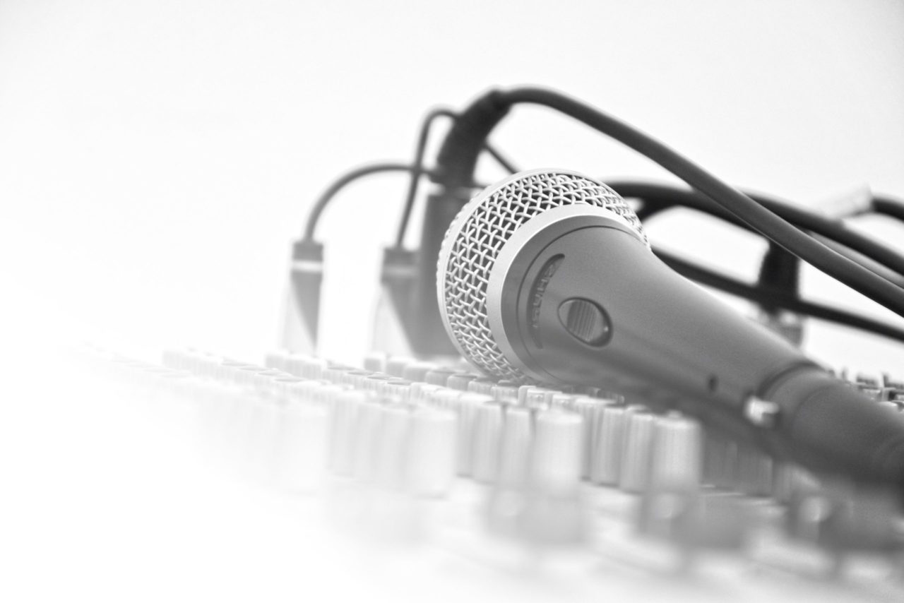 Mikrofon auf Mischpult